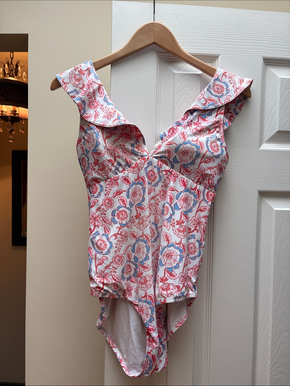 Vineyard Vines bathing suit Pink & Blue Floral One-Piece Sconset medium tie back